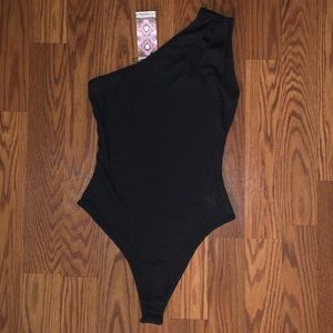 Ribbed black bodysuit with keyhole detail.